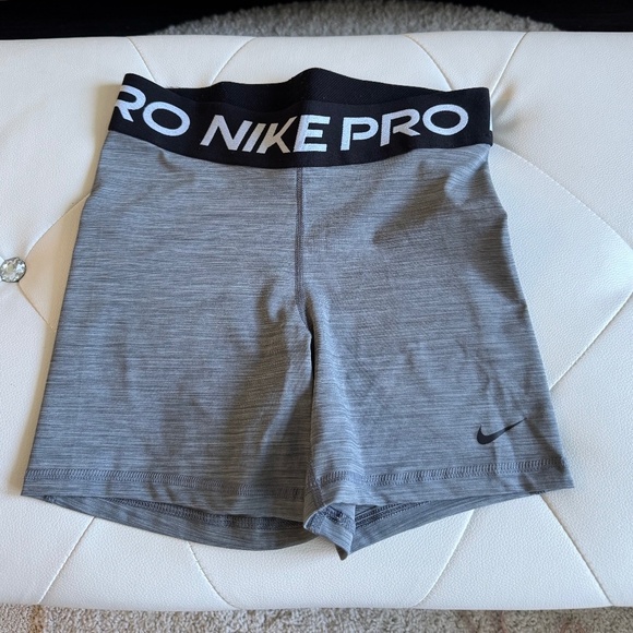 Nike Pro Shorts Dri Fit Gray and Black Size Small - Picture 3 of 10